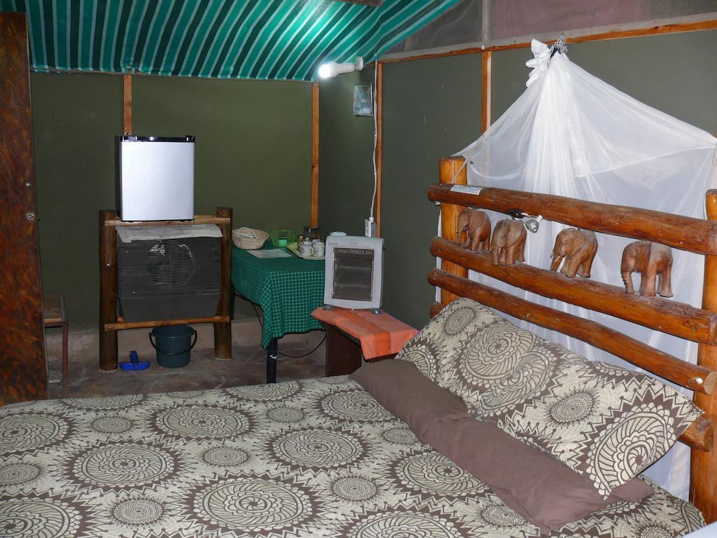 Amanzimlotzi Riverside Bush Camp フッドスプルイト 部屋 写真