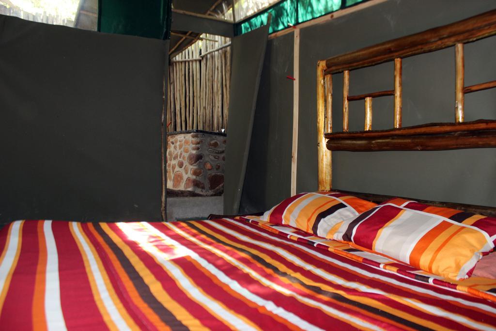 Amanzimlotzi Riverside Bush Camp フッドスプルイト エクステリア 写真